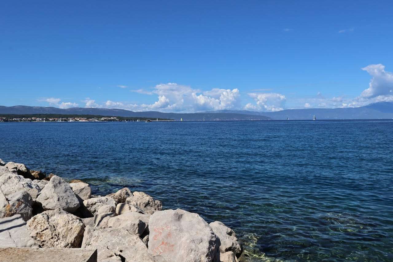 物流问题不用慌：9个英文邮件模板应对发货延迟与运输异常