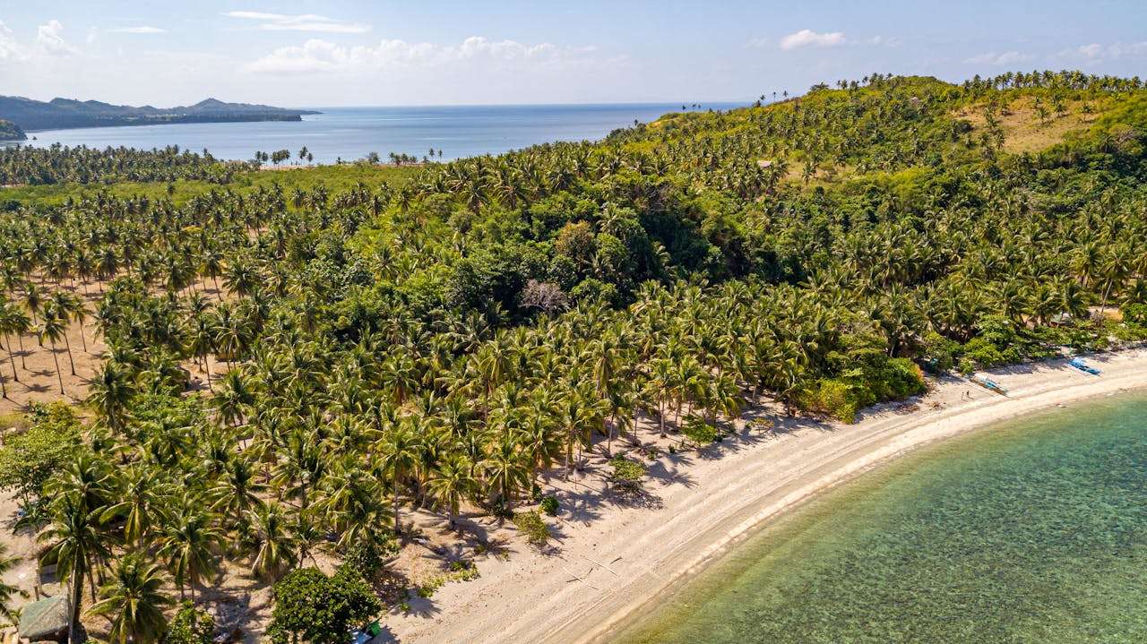 看图写话轻松搞定！一次难忘的旅行英语作文4篇（带翻译）