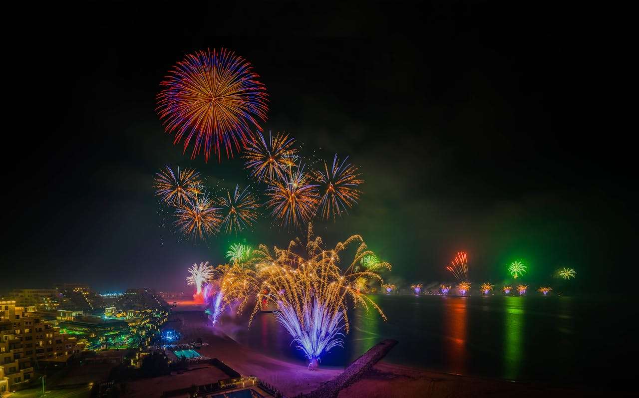 节日英语写作：我的春节经历英语作文4篇（传统文化主题）