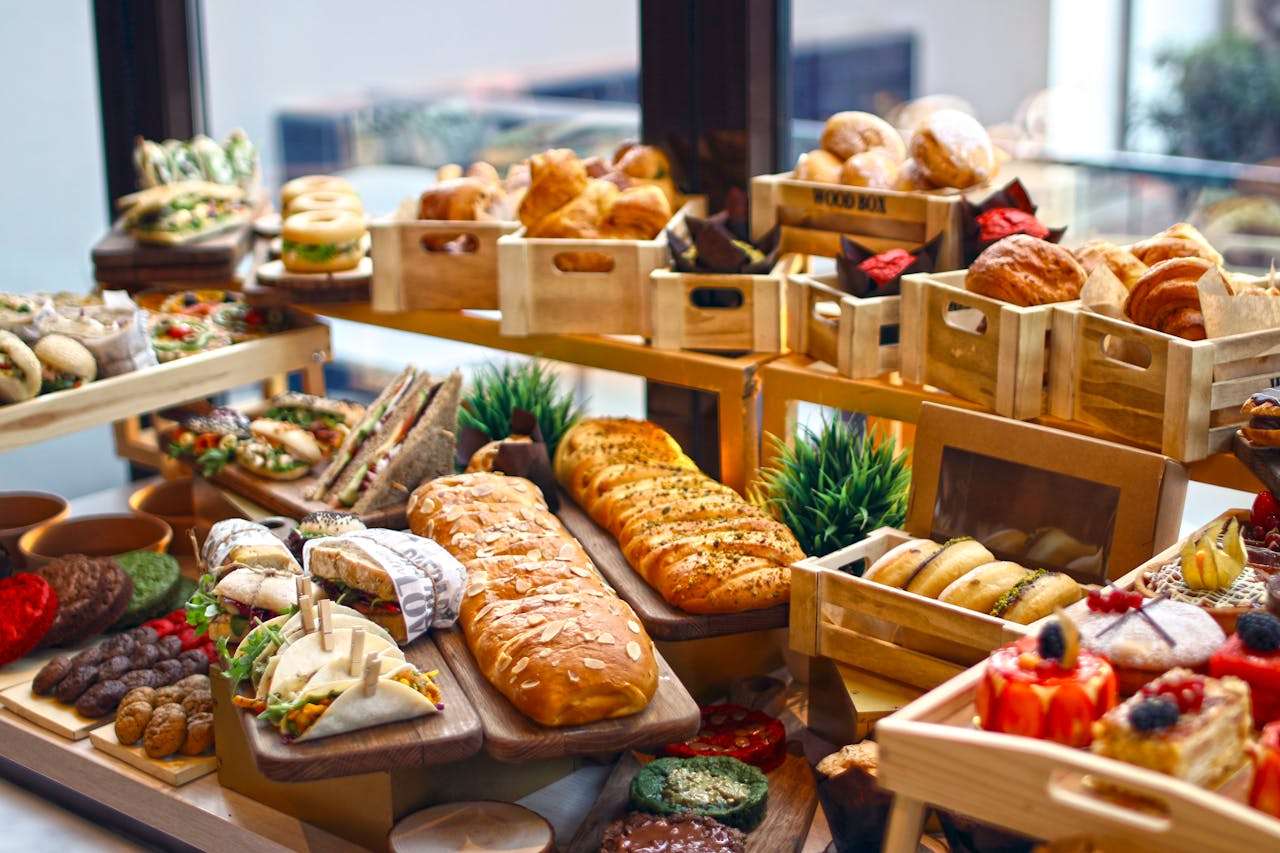 小学英语写作必备：我喜欢的食物范文7篇（含翻译与表达技巧）