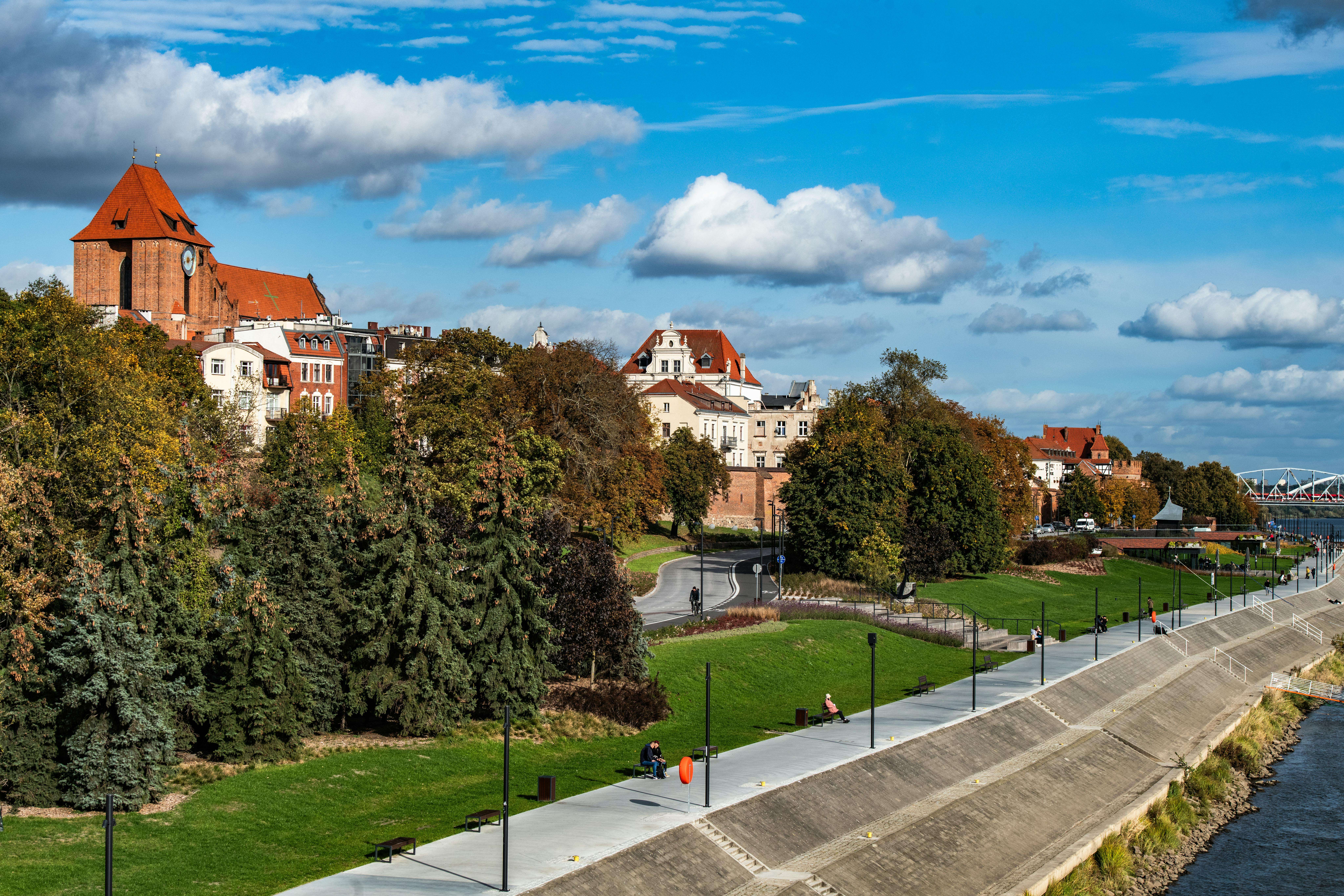 外贸人必备：10个高转化询盘回复英文邮件模板（含翻译+使用技巧）